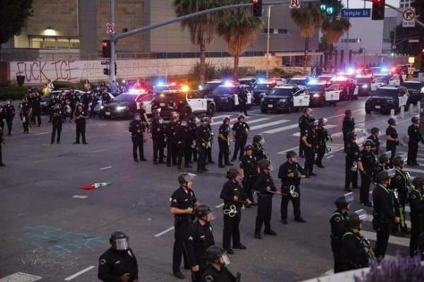 牛千万 特朗普：没军队帮忙 洛杉矶将成“犯罪现场”