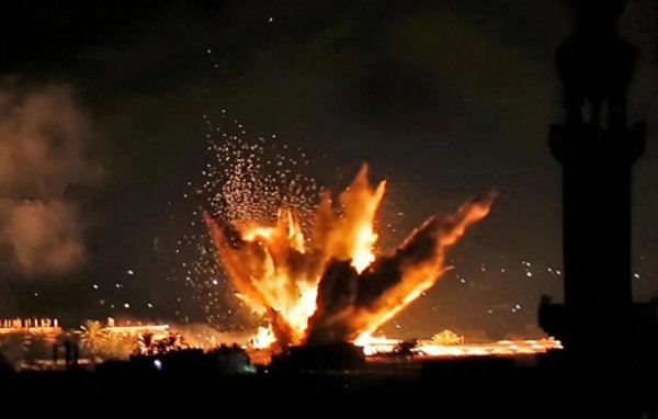 1号配资 首都凌晨遇袭，军方一二号人物接连丧命，这一局伊朗还跪不跪了？